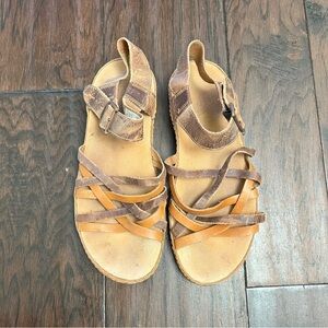 Chaco Tan and Brown Strappy Sandals